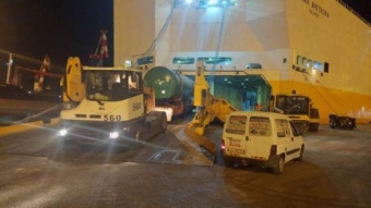 נמל אשדוד: מטען כבד של אורמת הוטען על אניית גלנוע של גרימלדי